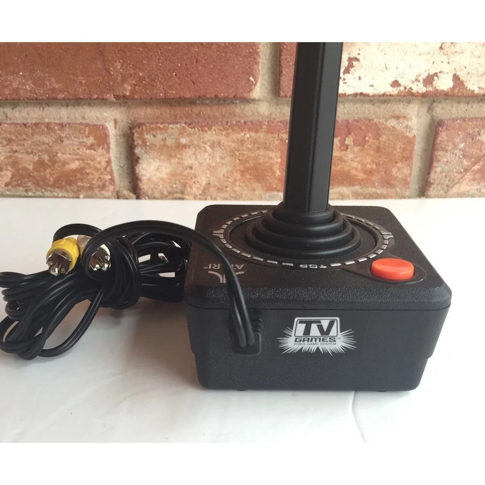 Atari TV Games Plug and Play Joystick 10 Games 2002 Jakks Pacific RCA Retro